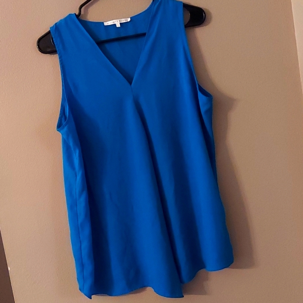 Violet & Claire Blue Flowy Tank Large